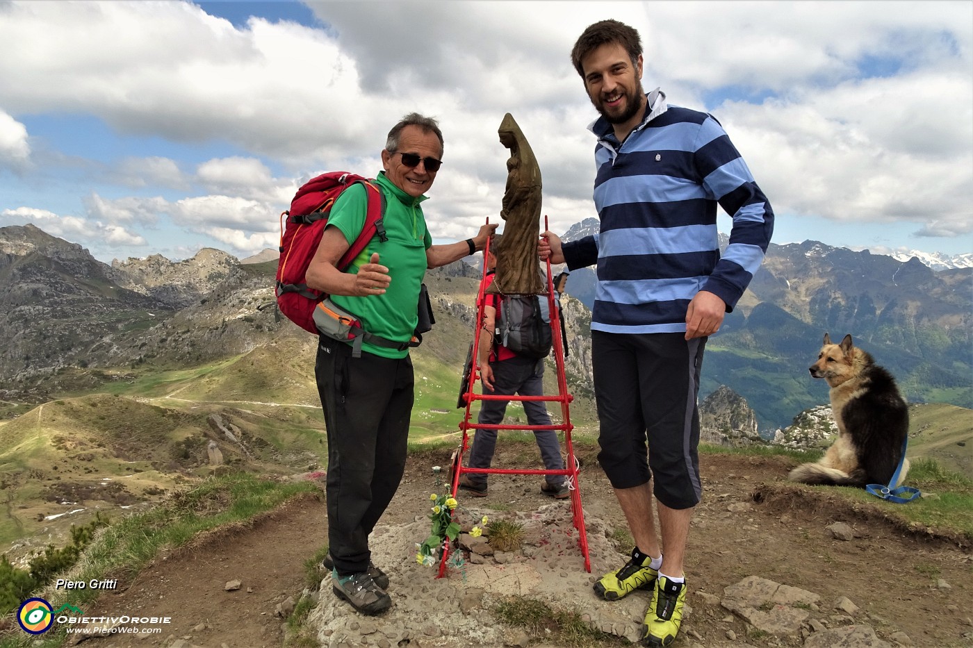 55 Con Nicolo, abile pilota di drone.JPG